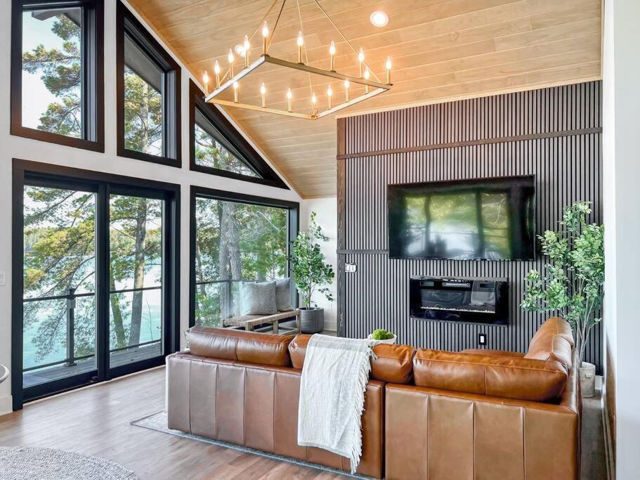 Leo'S Bear Lake Hideaway Kalkaska Exterior photo